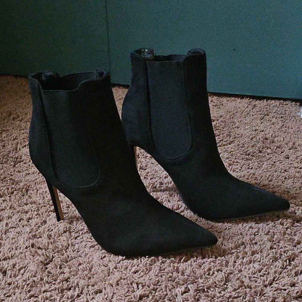 Elegant Black Suede Women's Ankle Boots